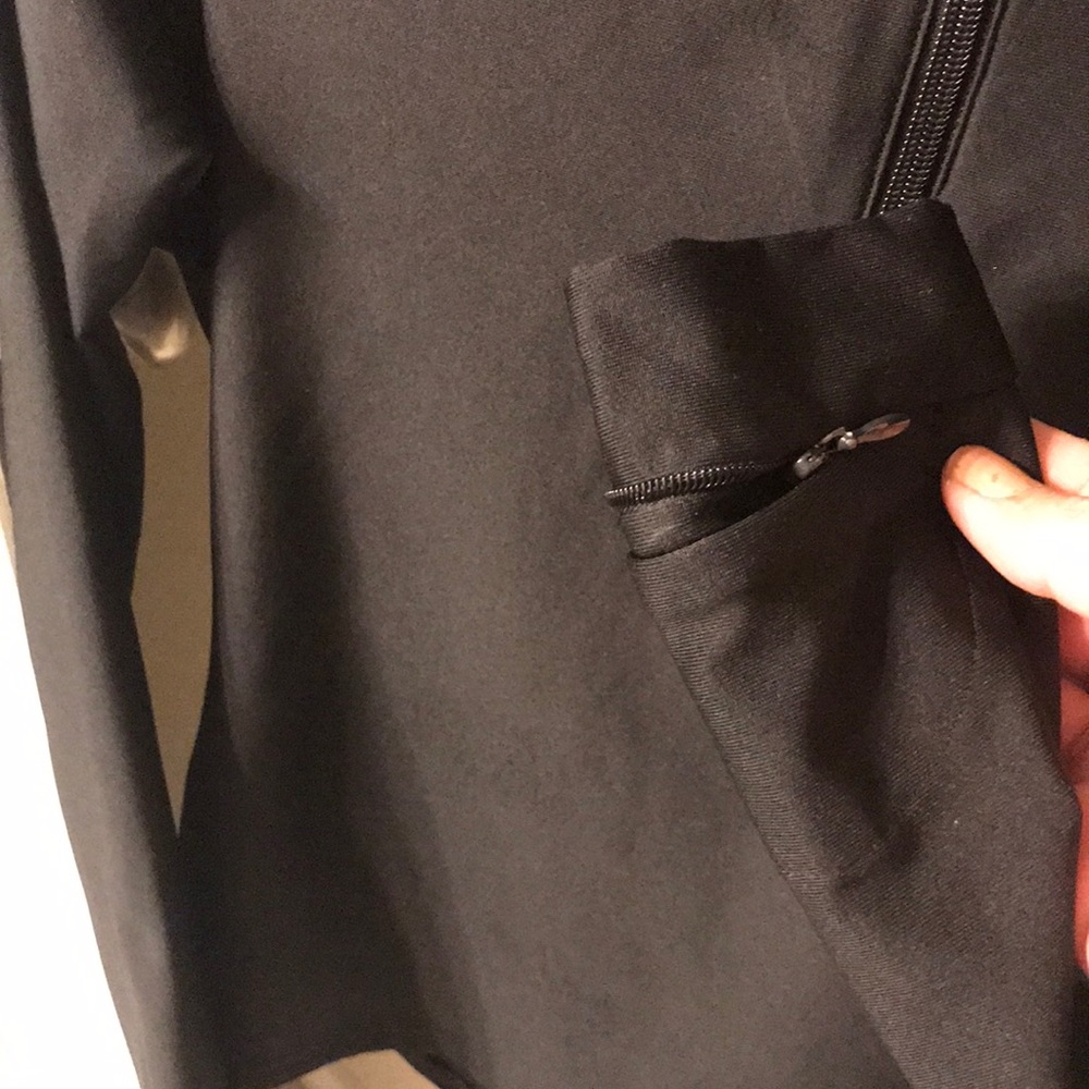 Under Armour running wind breaker size small - Picture 3 of 4